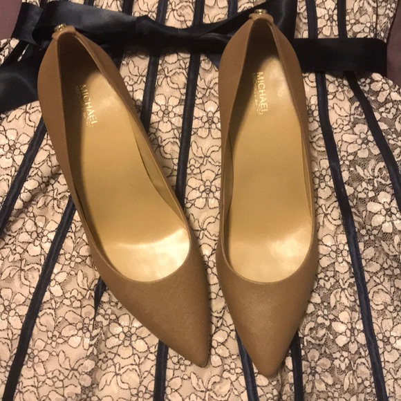 Michael Kors pumps - Picture 2 of 7
